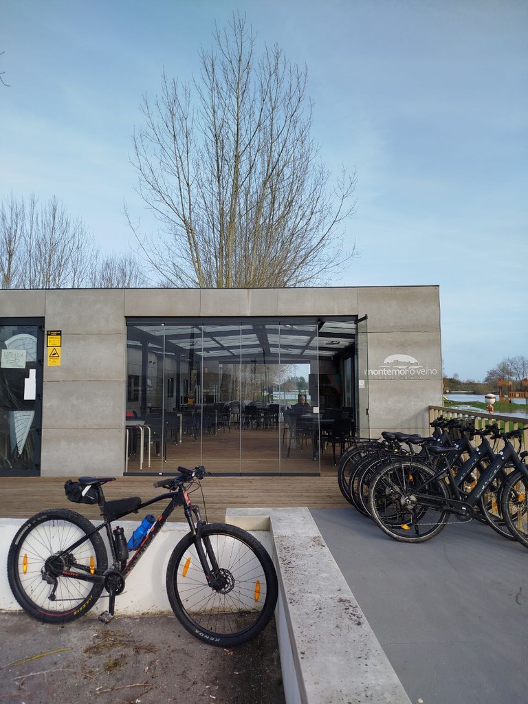 Smart Coffee: The Riverside Oasis in Montemor-o-Velho